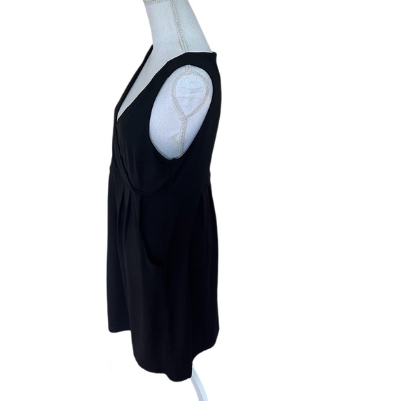 Eddie Bauer Sleeveless V-Neck Black Dress Size Medium - Picture 4 of 8